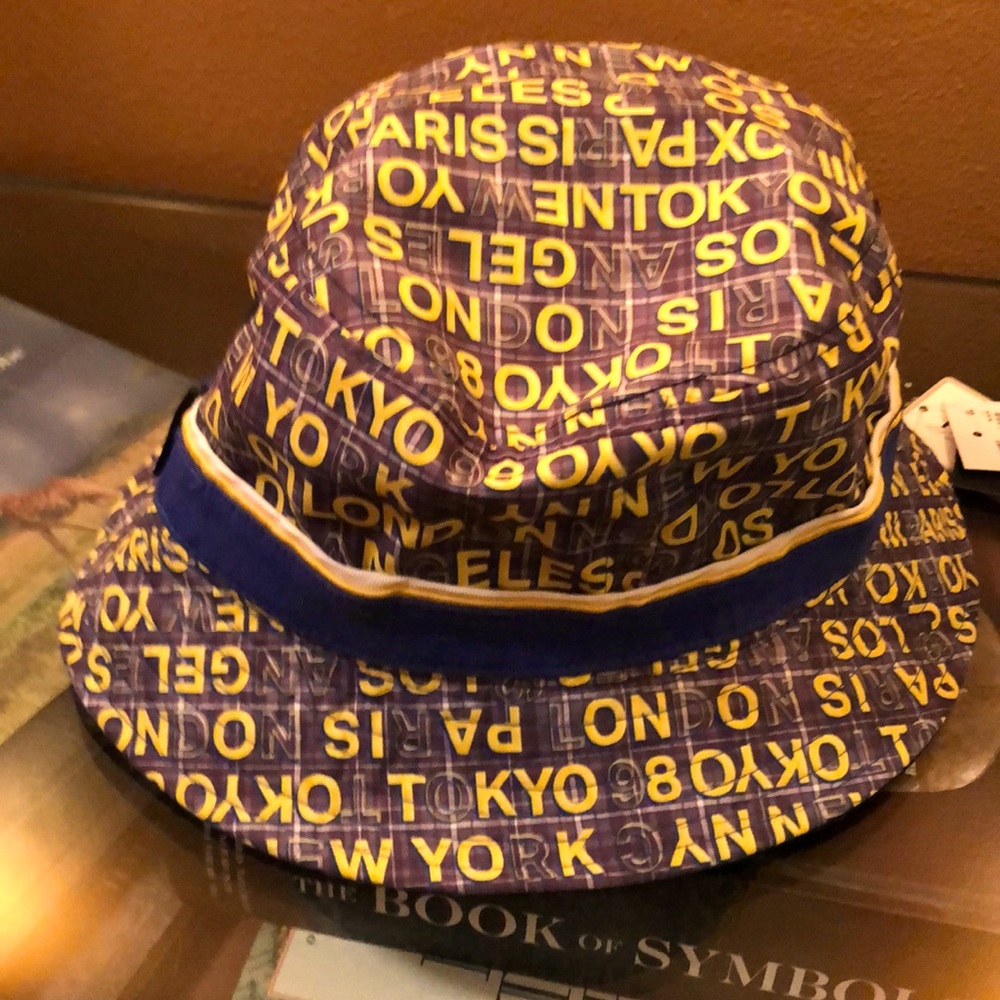SEAN JOHN BUCKET HAT